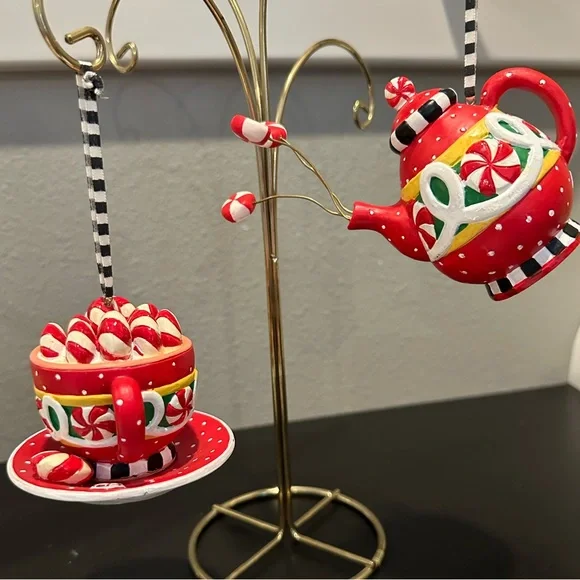 Mary Engelbreit Red and White Peppermint Tea Set - Picture 12 of 14